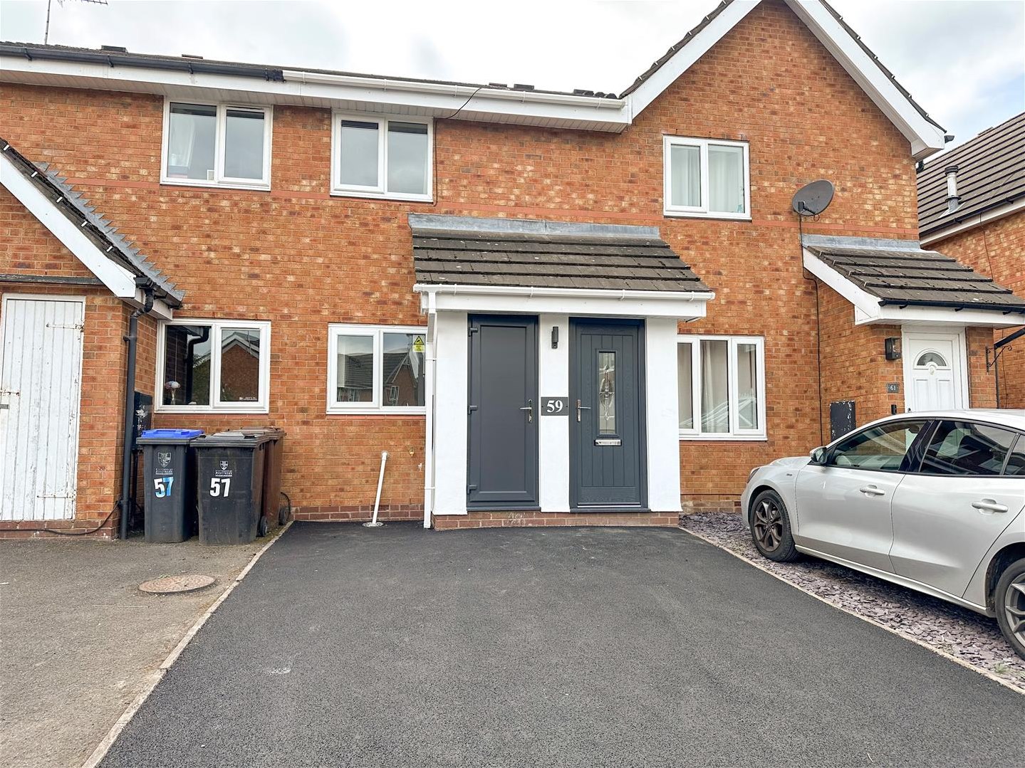 2 bedroom House (unspecified) For Sale