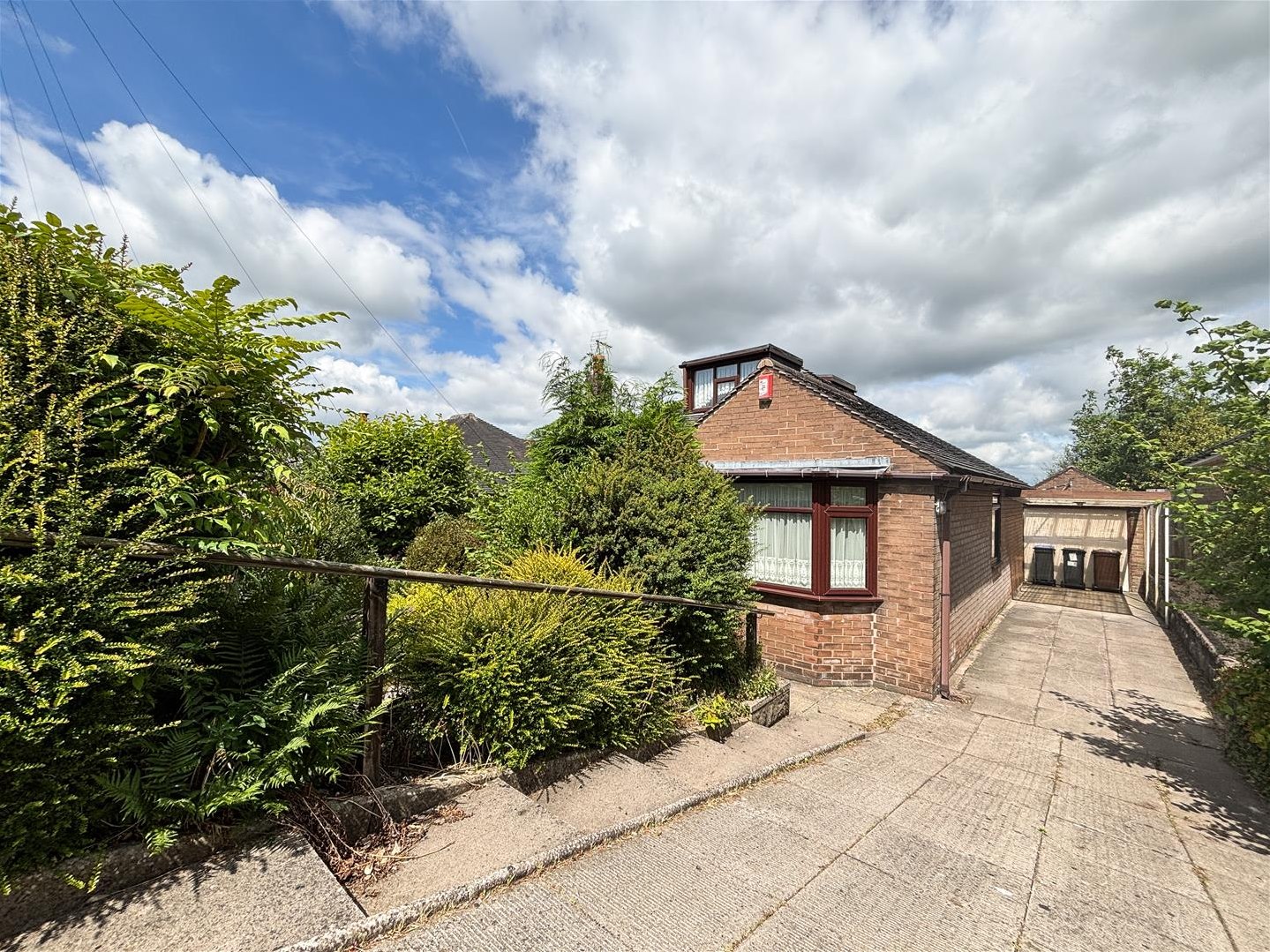 3 bedroom Detached bungalow Under Offer