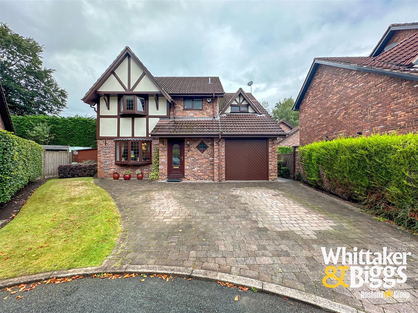 4 bedroom Link detached house Under Offer