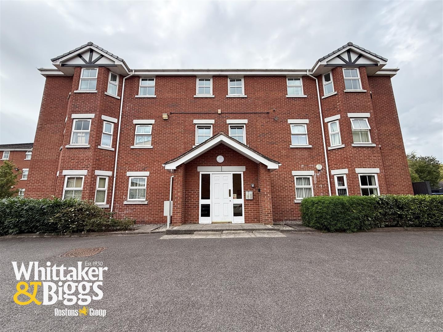 1 bedroom Block of Apartments Under Offer