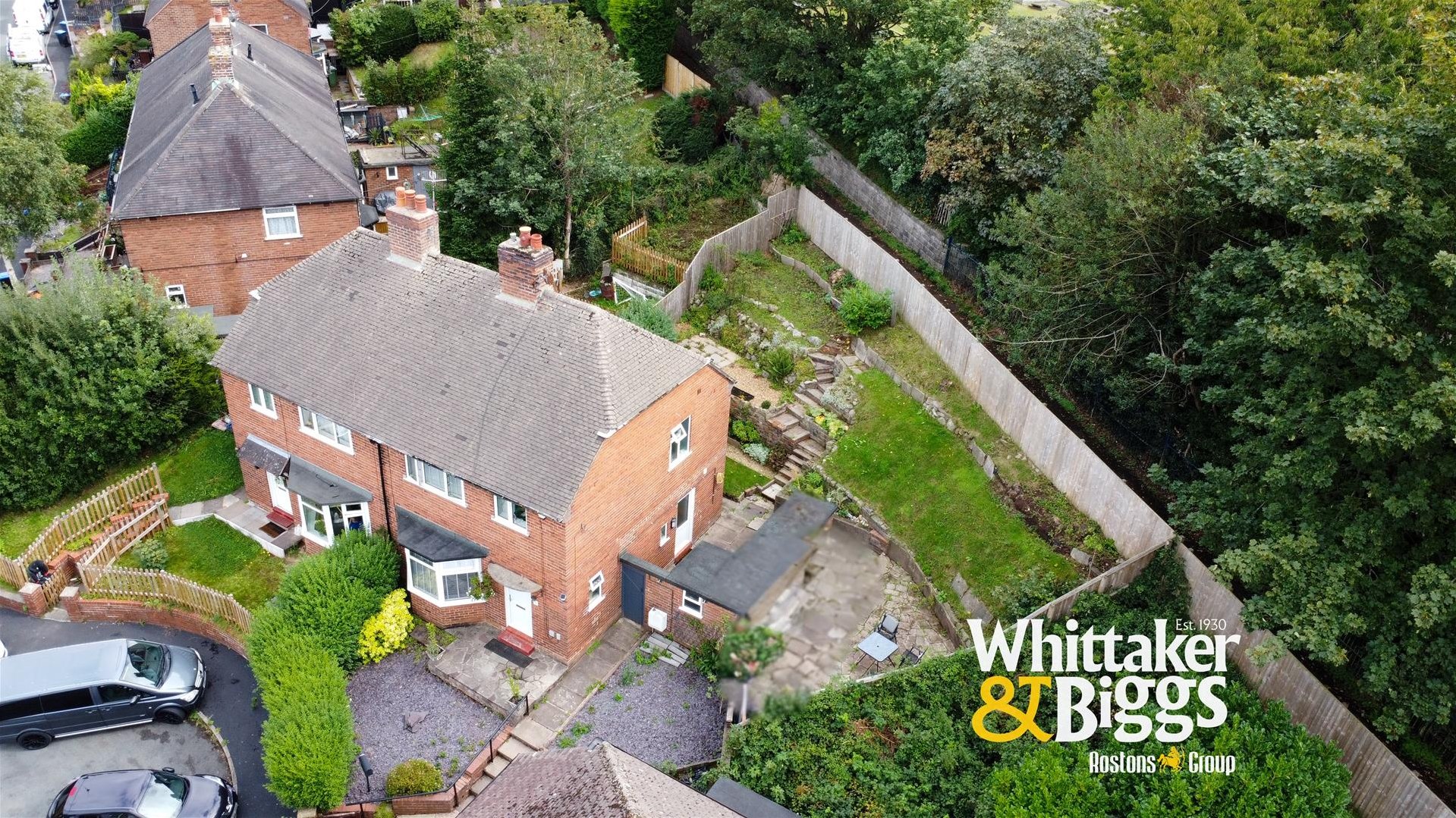 3 bedroom Semi-detached house Under Offer