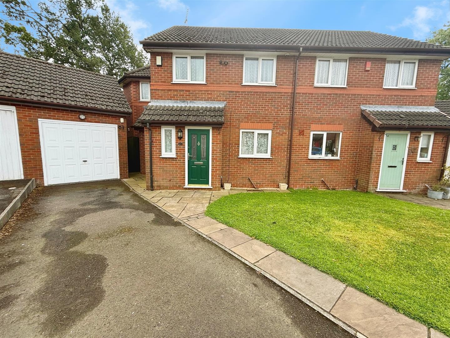 4 bedroom Semi-detached house For Sale