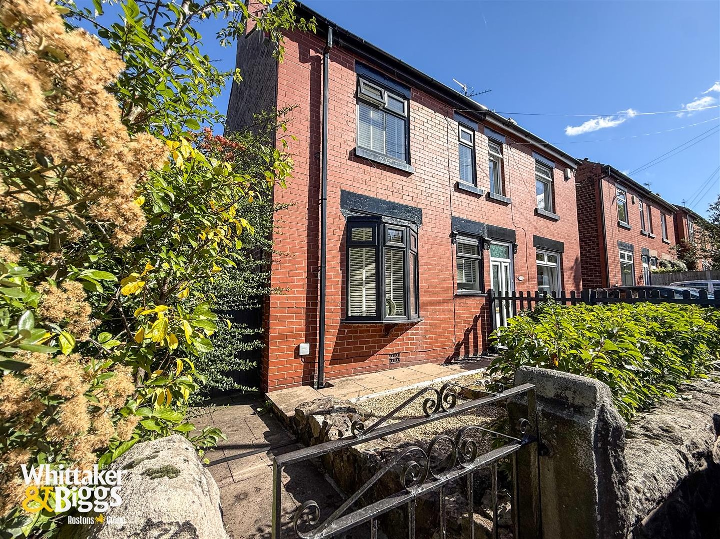  Semi-detached house Under Offer