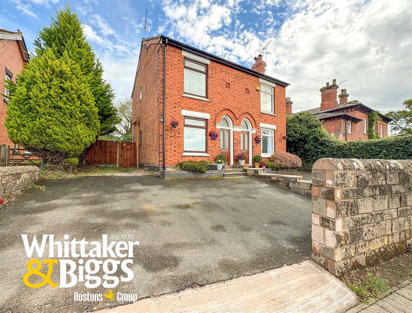 2 bedroom Link detached house Under Offer
