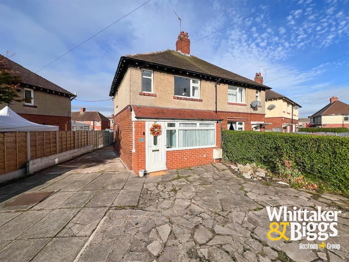 2 bedroom Semi-detached house Under Offer