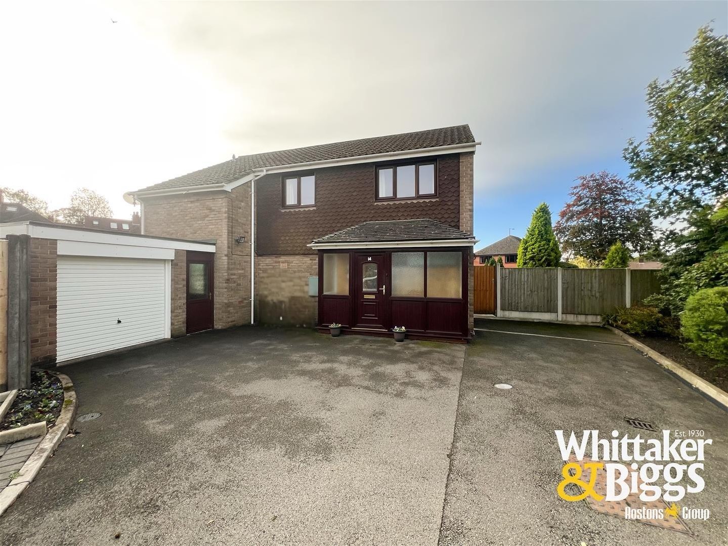3 bedroom Link detached house Under Offer