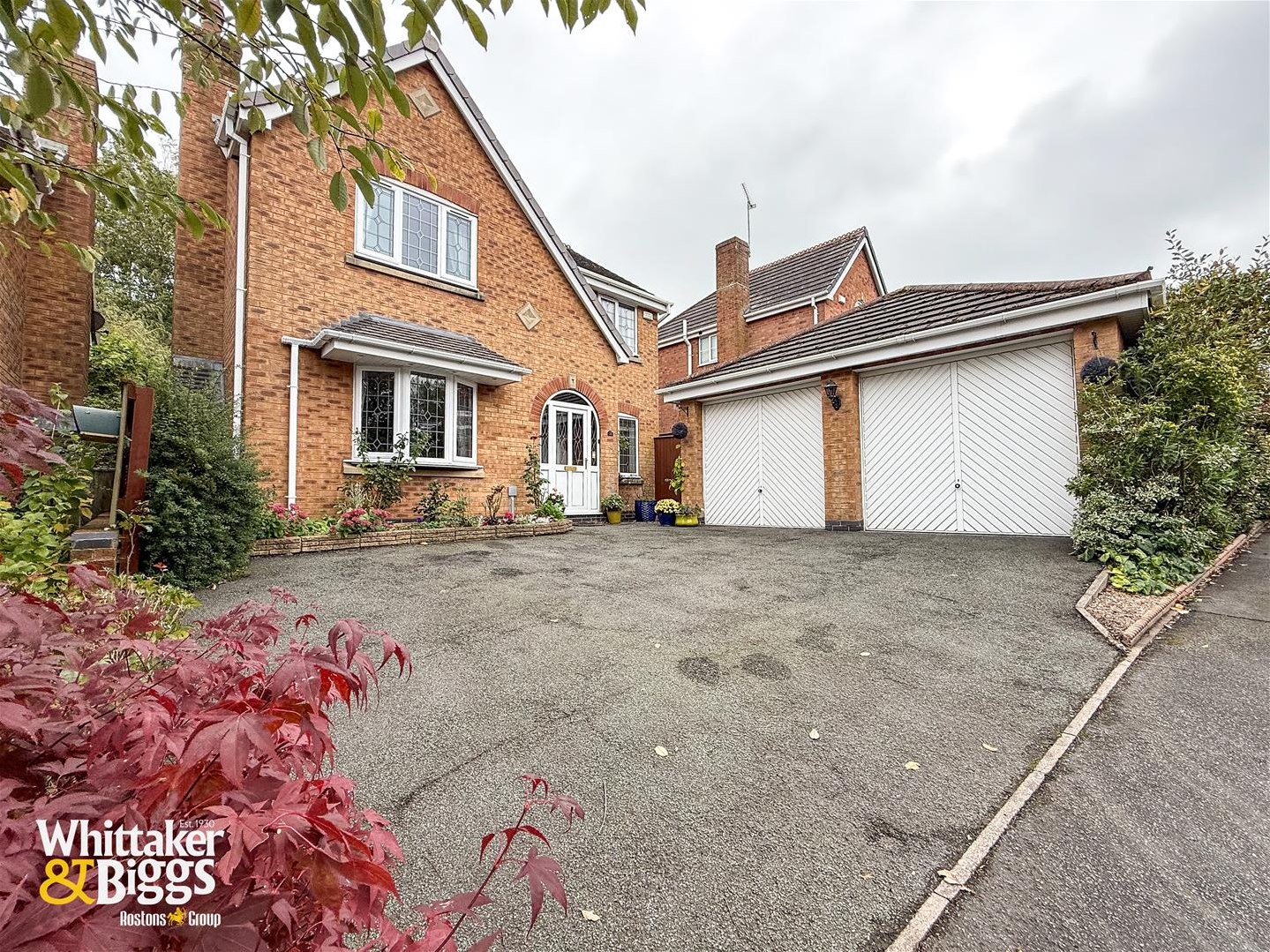 4 bedroom Link detached house Under Offer