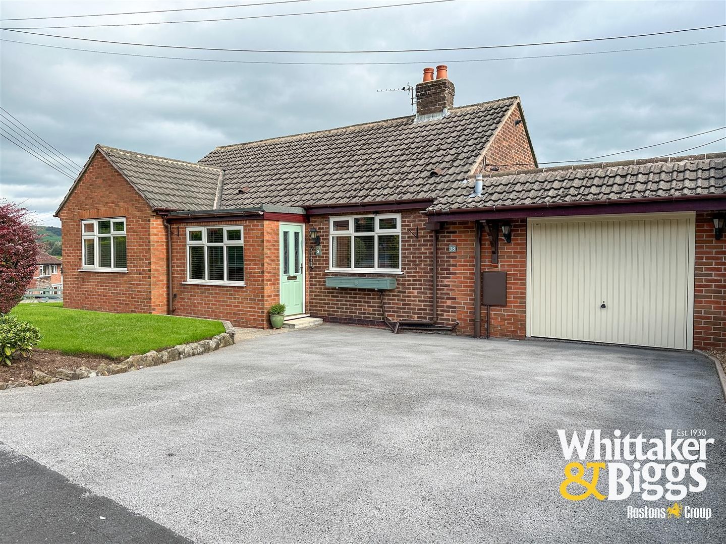 2 bedroom Detached bungalow Under Offer
