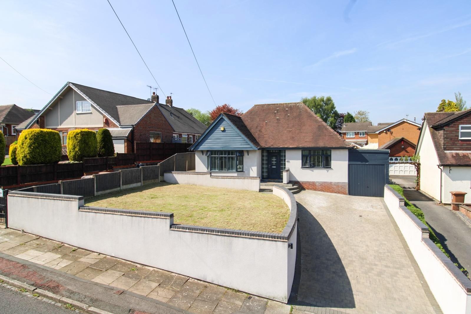 3 bedroom Detached bungalow Under Offer
