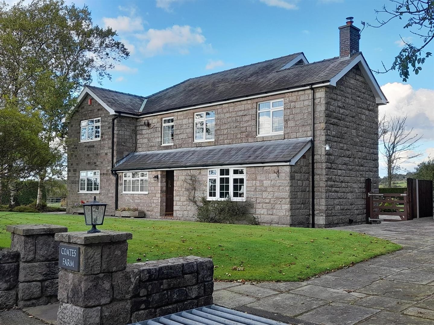 4 bedroom Link detached house Under Offer