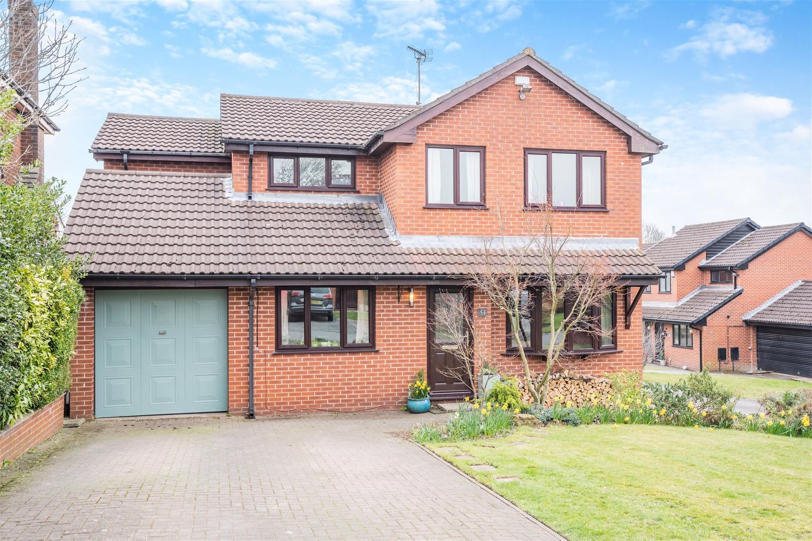 5 bedroom Link detached house Under Offer