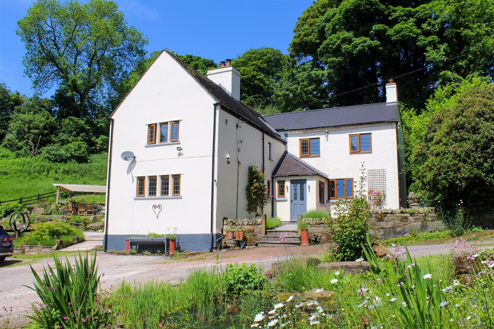 4 bedroom Link detached house Under Offer