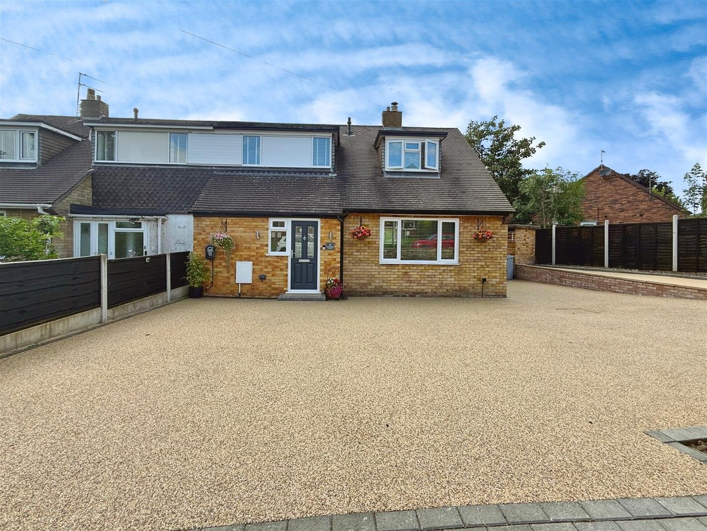 3 bedroom House (unspecified) Under Offer
