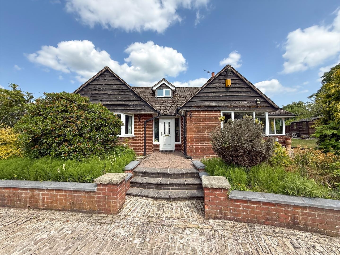4 bedroom Link detached house Under Offer