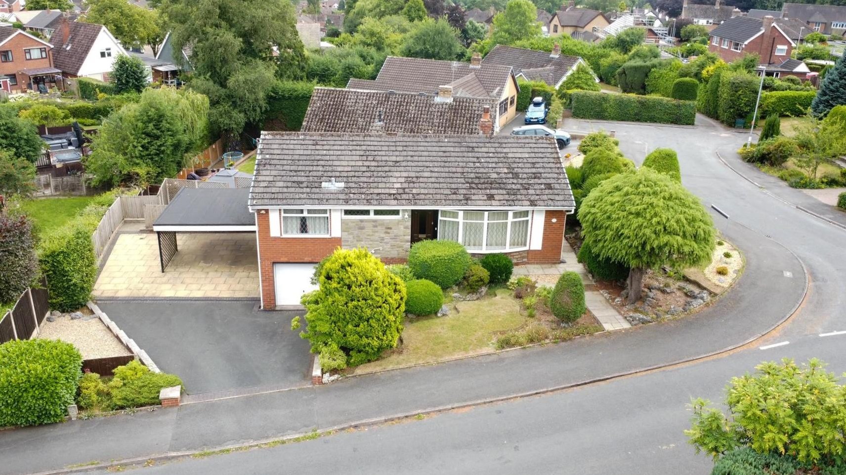 3 bedroom Detached bungalow Under Offer