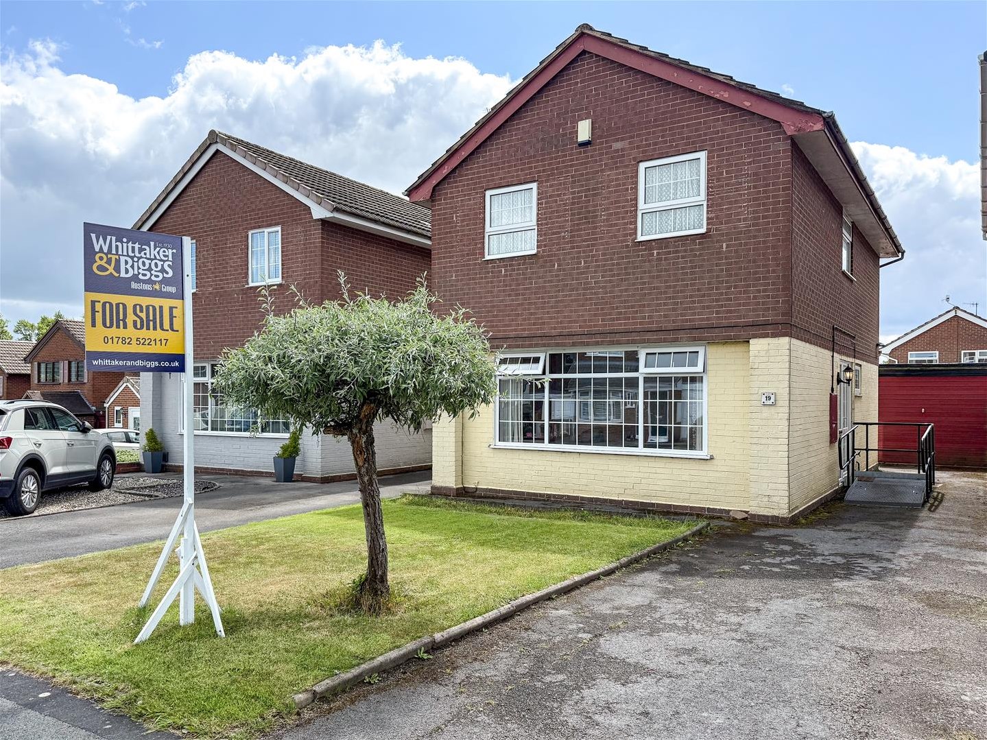3 bedroom Link detached house Under Offer