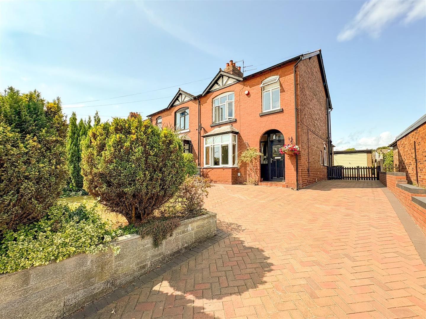 3 bedroom Link detached house Under Offer