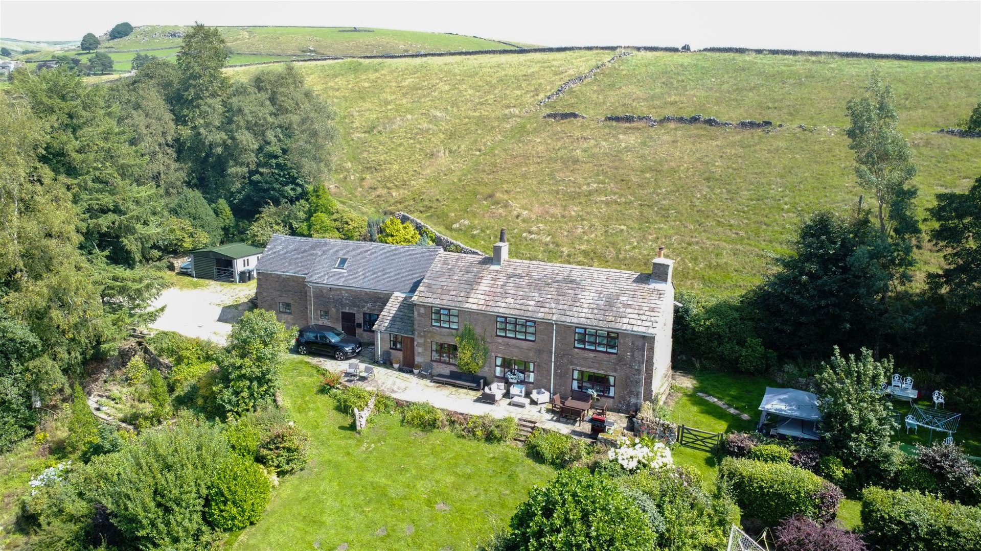 5 bedroom Stone House Under Offer