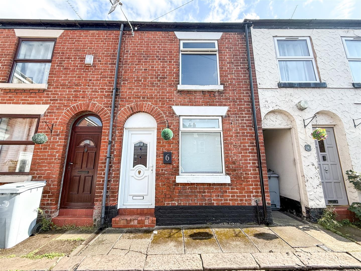 2 bedroom Terraced House Under Offer