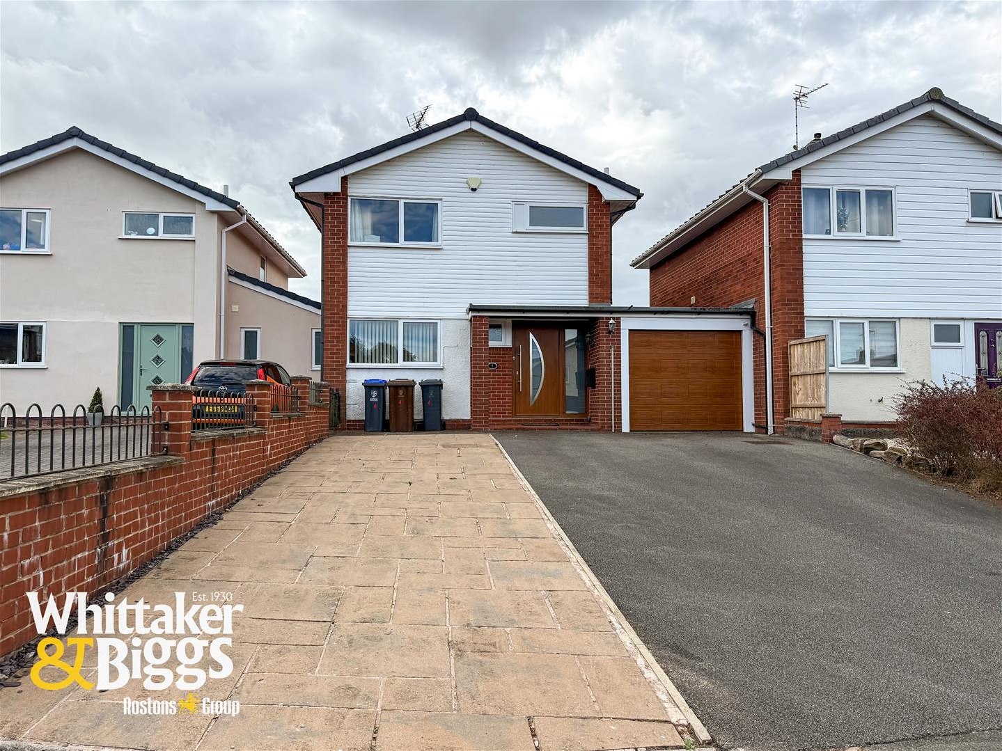 3 bedroom Link detached house Under Offer