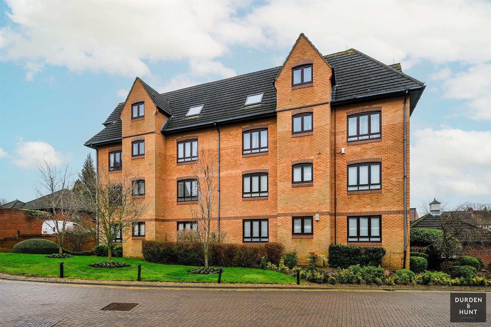 1 bedroom Apartment Under Offer
