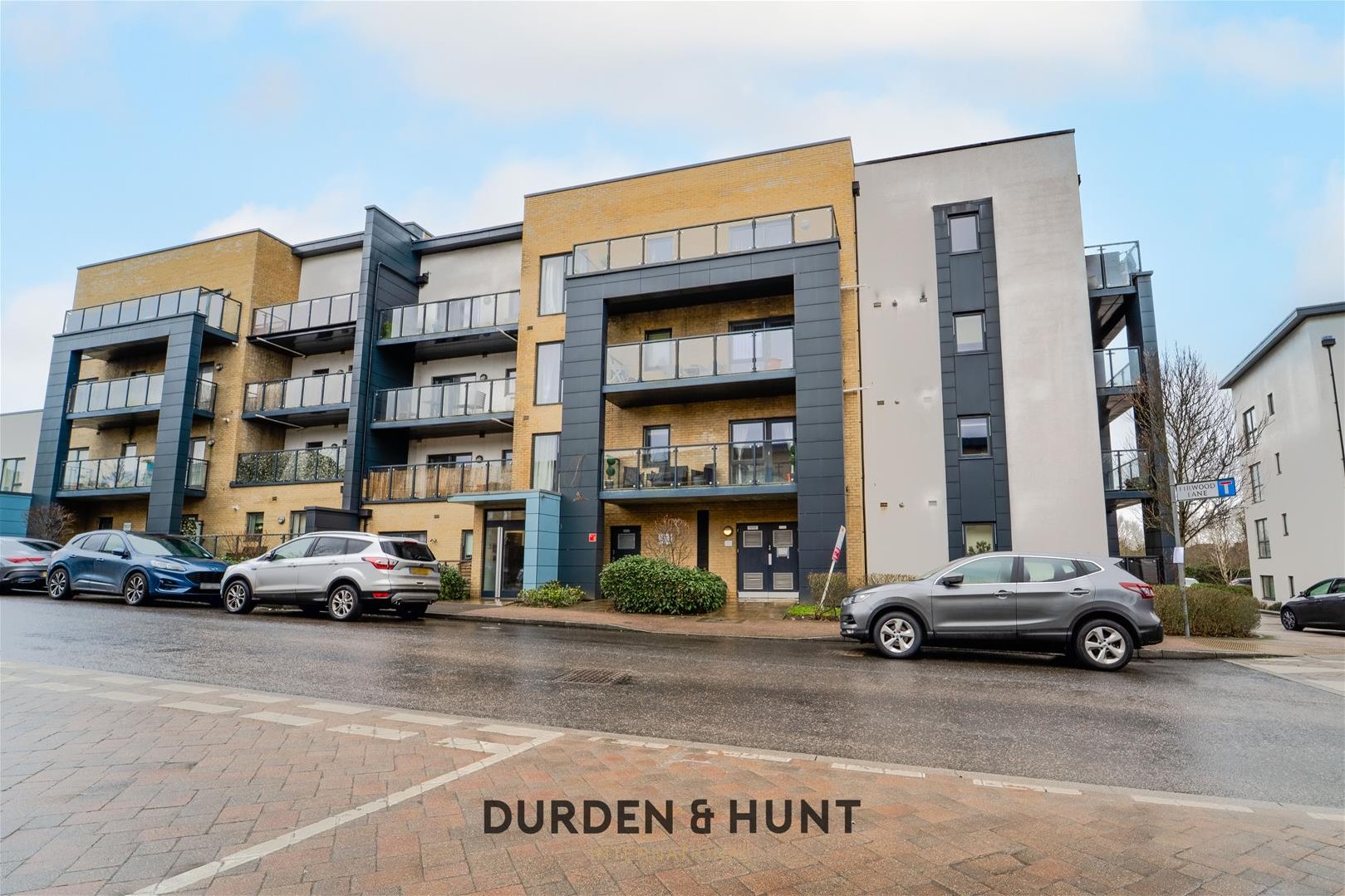 2 bedroom Apartment For Sale