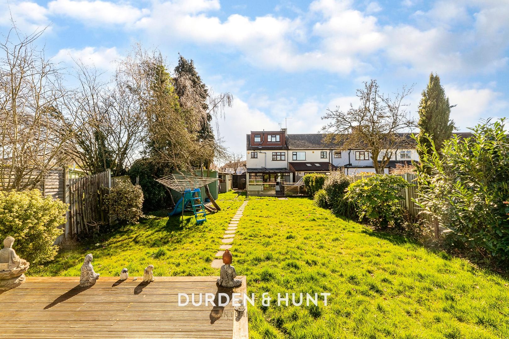 4 bedroom End of terrace house For Sale