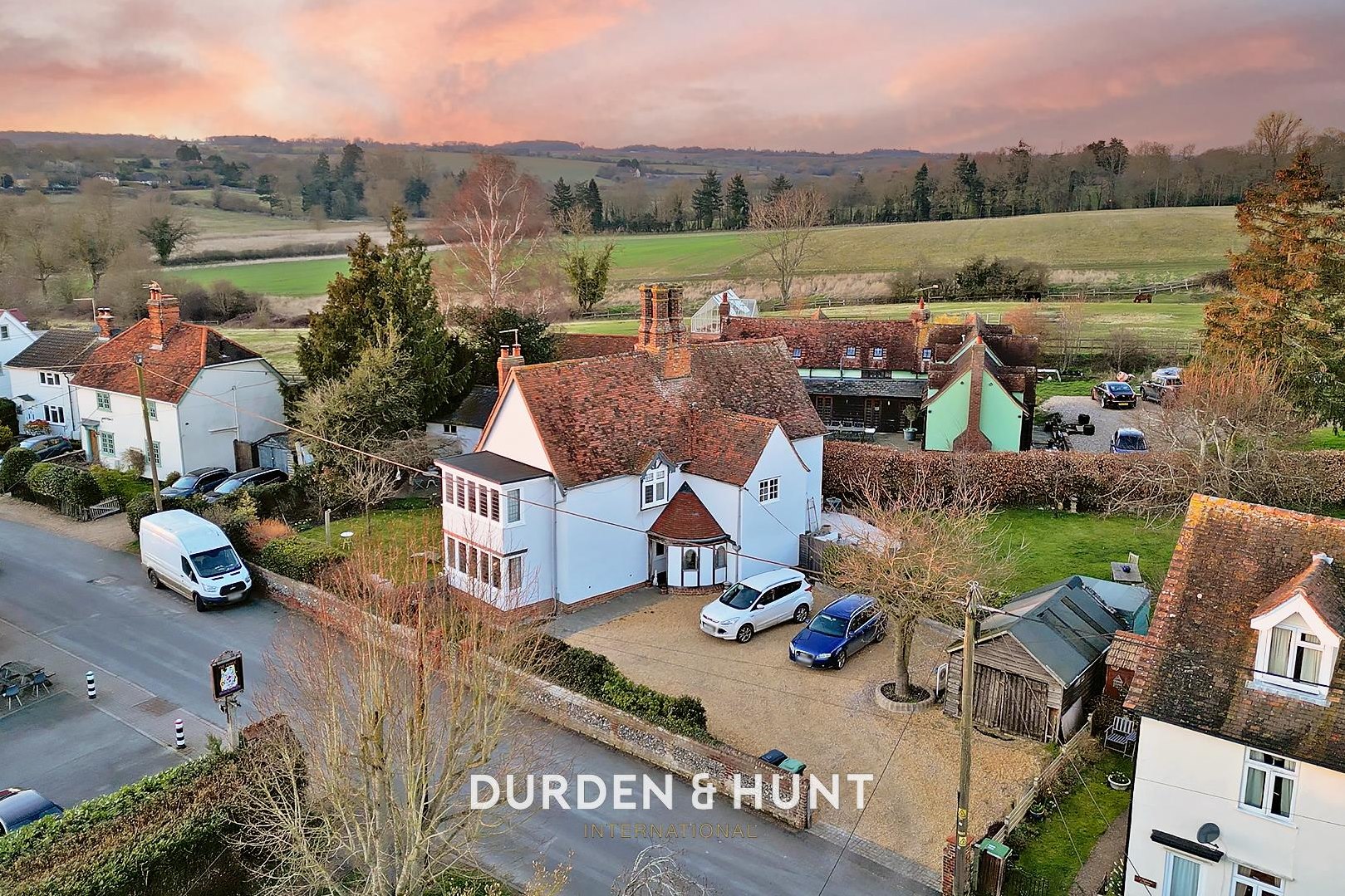 4 bedroom House (unspecified) Under Offer