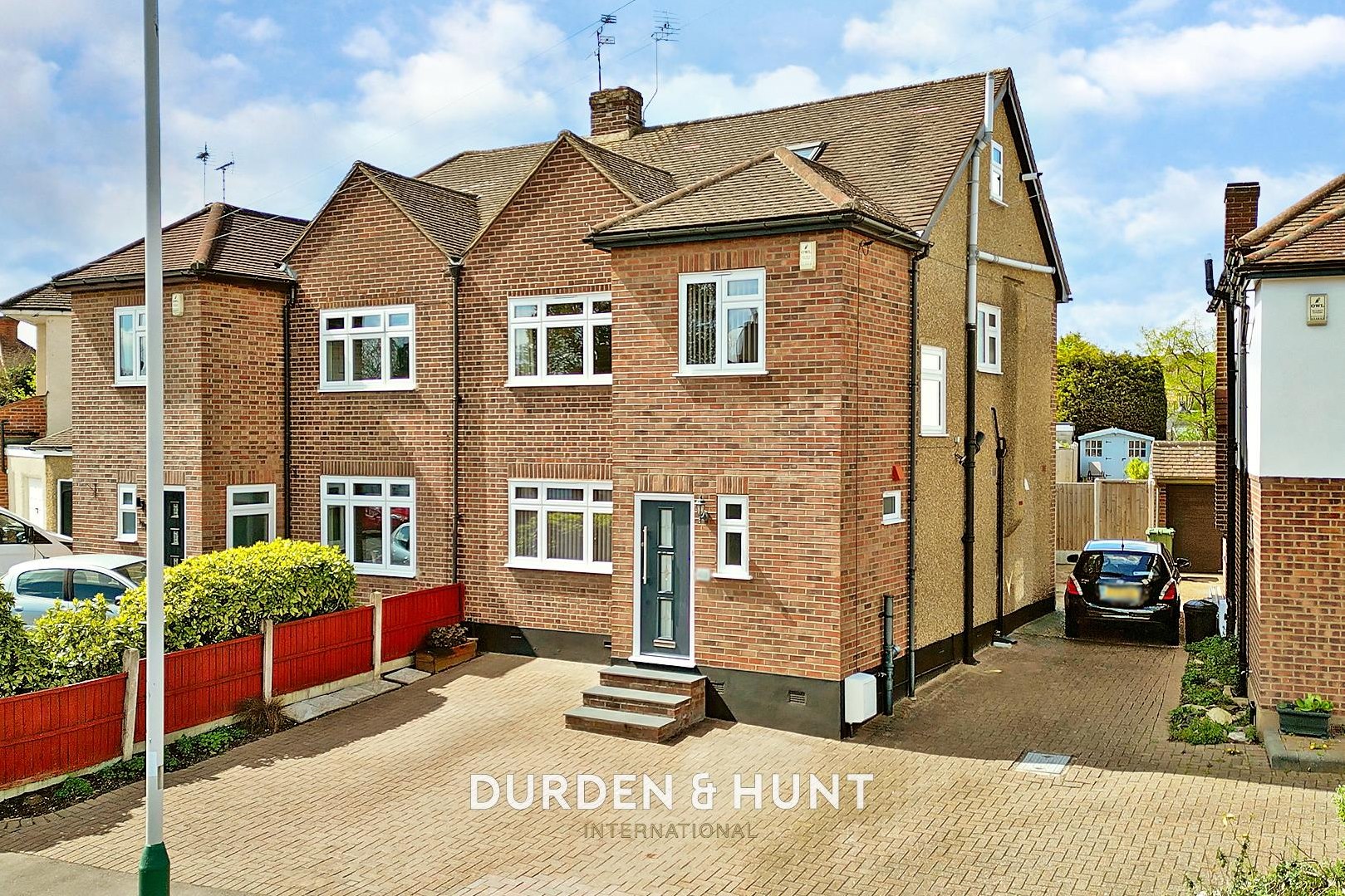 5 bedroom Semi-detached house Under Offer