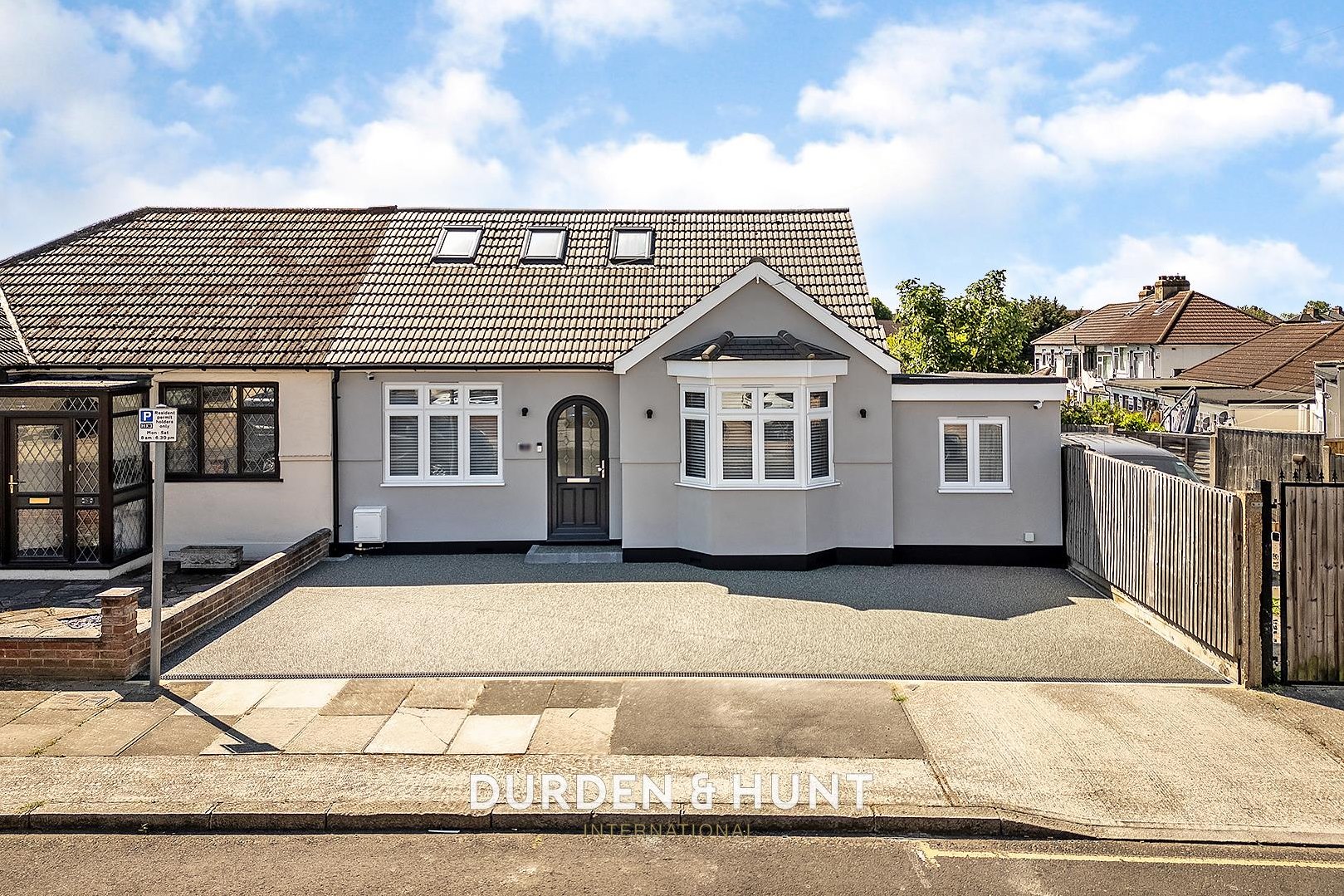 4 bedroom Semi-detached house Under Offer