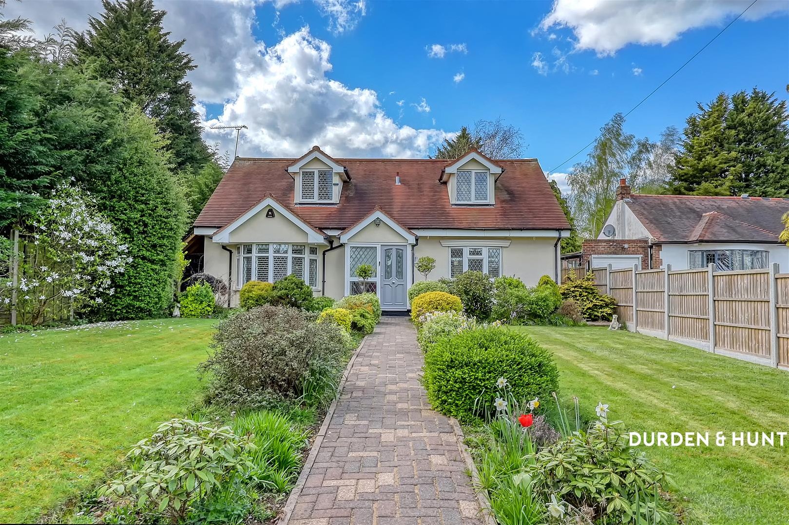 2 bedroom Detached house For Sale