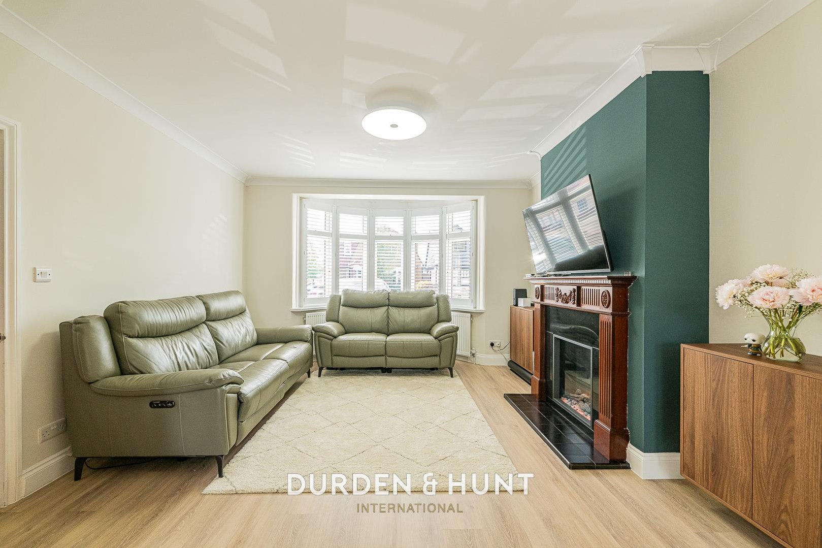 4 bedroom Studio flat Under Offer
