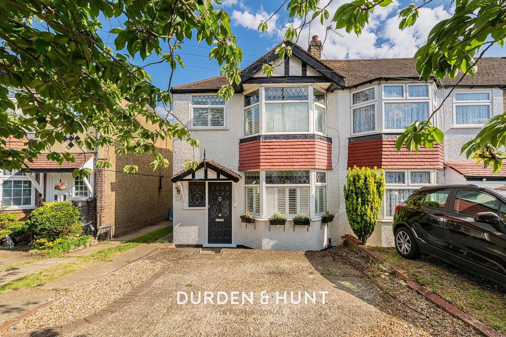 3 bedroom Semi-detached house Sold