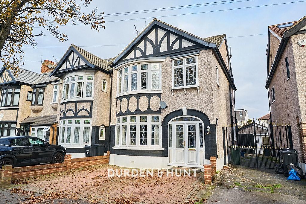 4 bedroom Semi-detached house Sold