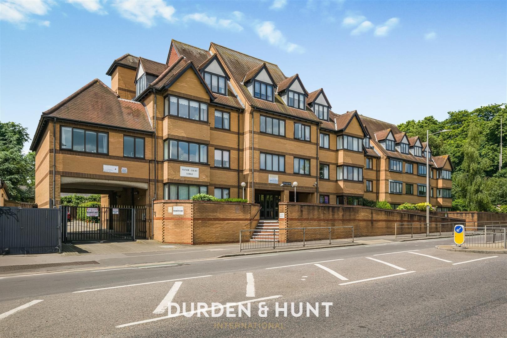 2 bedroom Apartment For Sale