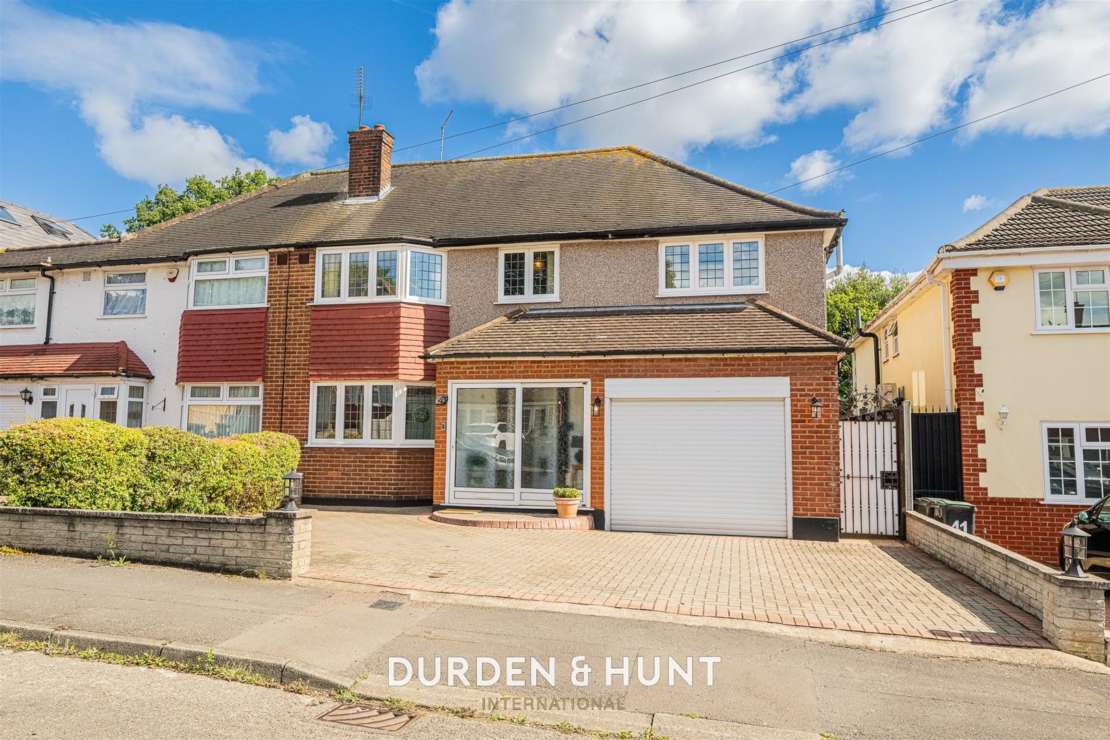4 bedroom Semi-detached house Sold