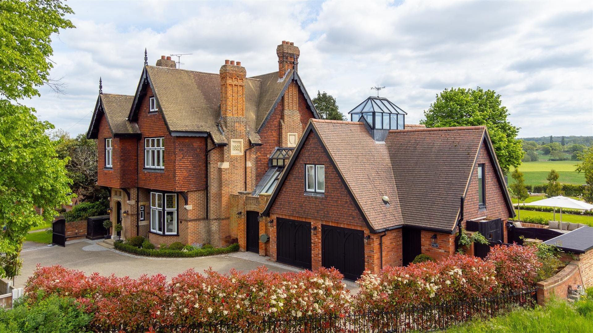 5 bedroom Studio flat Under Offer