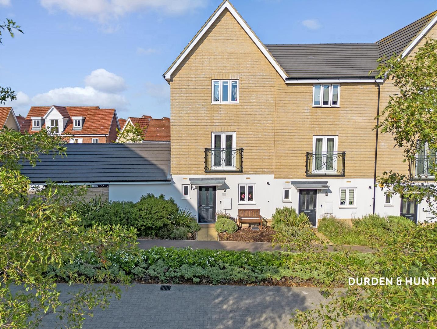 4 bedroom End of terrace house For Sale
