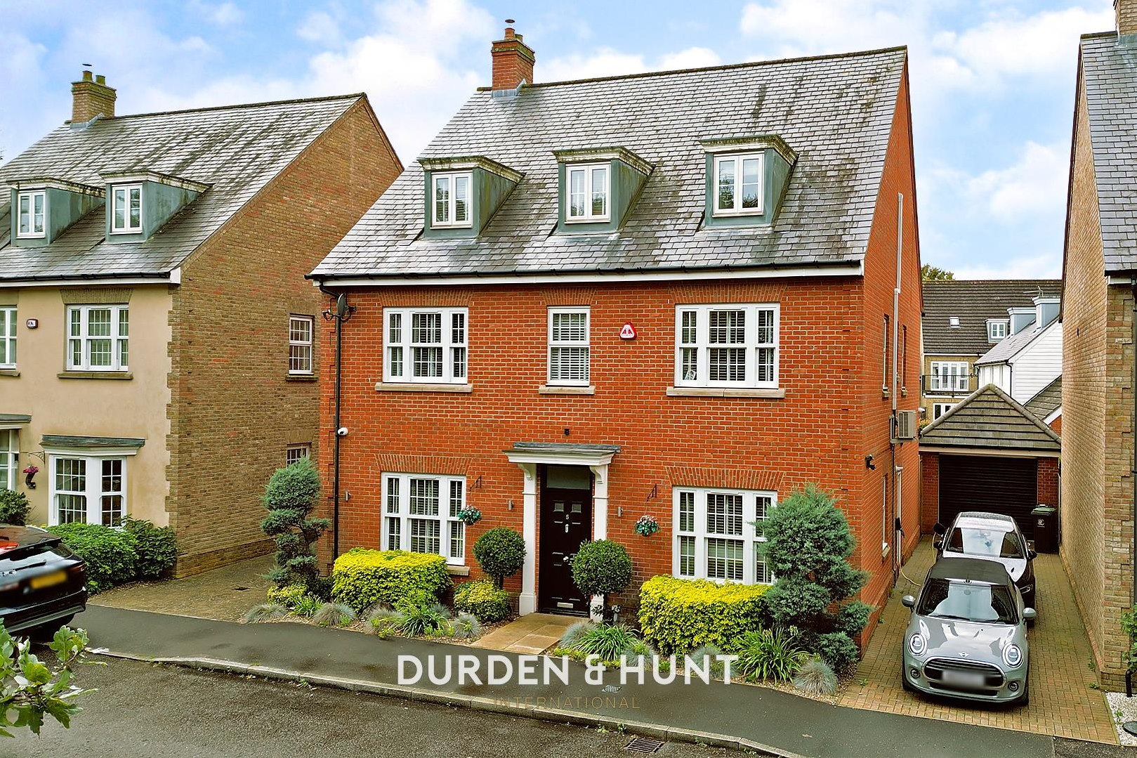 6 bedroom Detached house For Sale