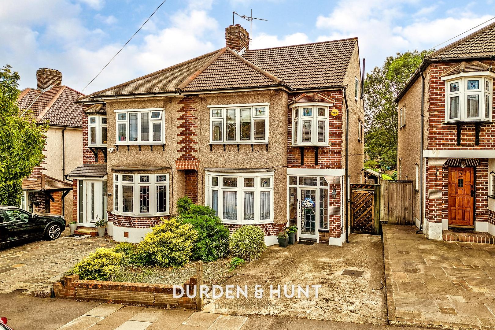 4 bedroom Semi-detached house Under Offer