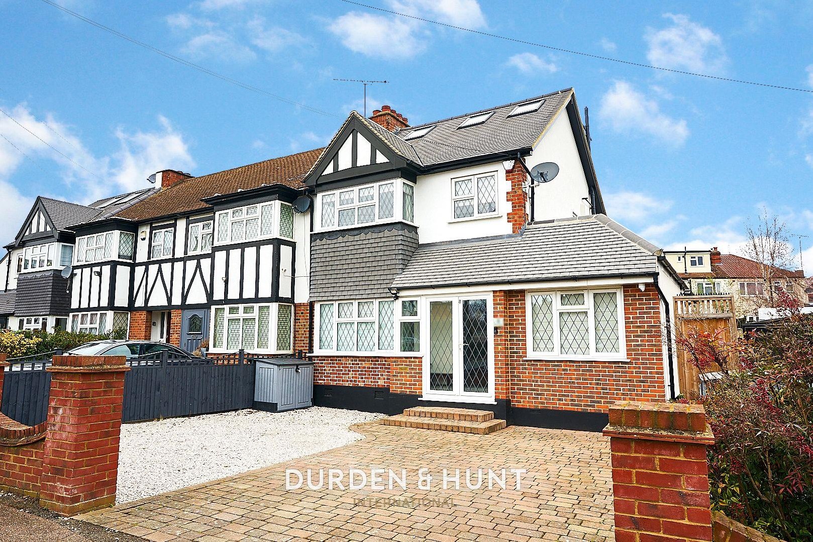 4 bedroom Semi-detached house Sold