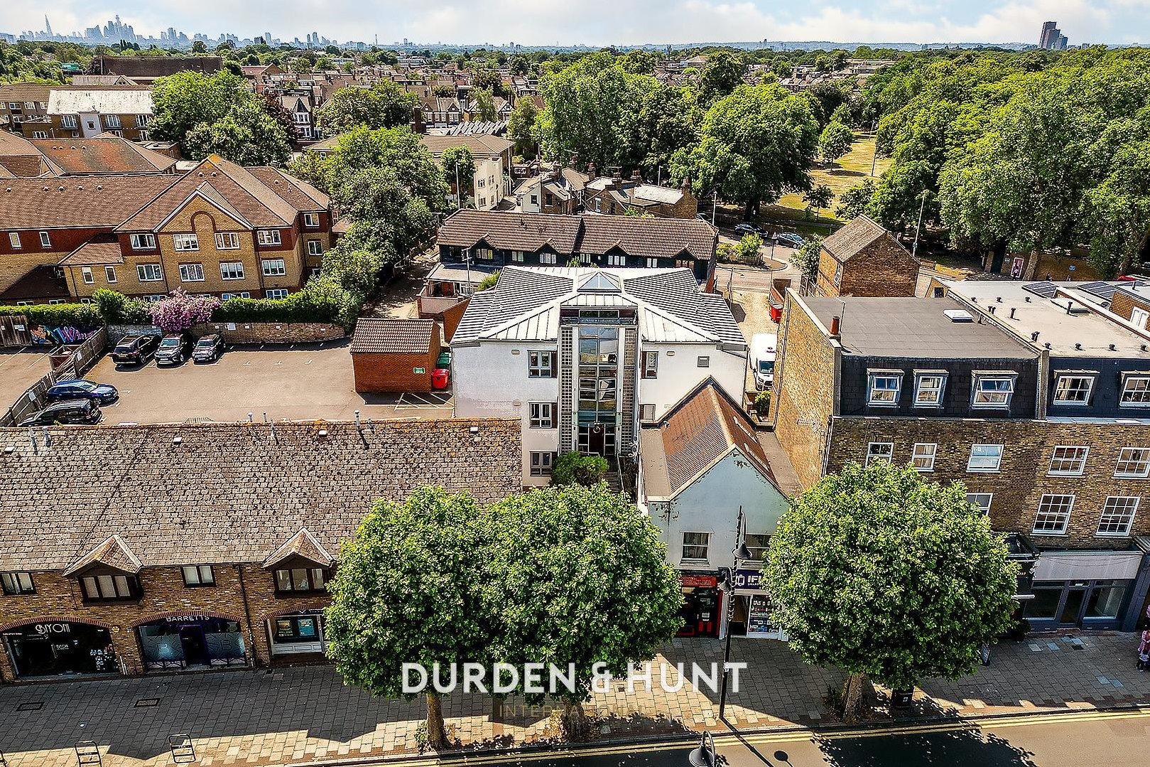 2 bedroom Studio flat For Sale