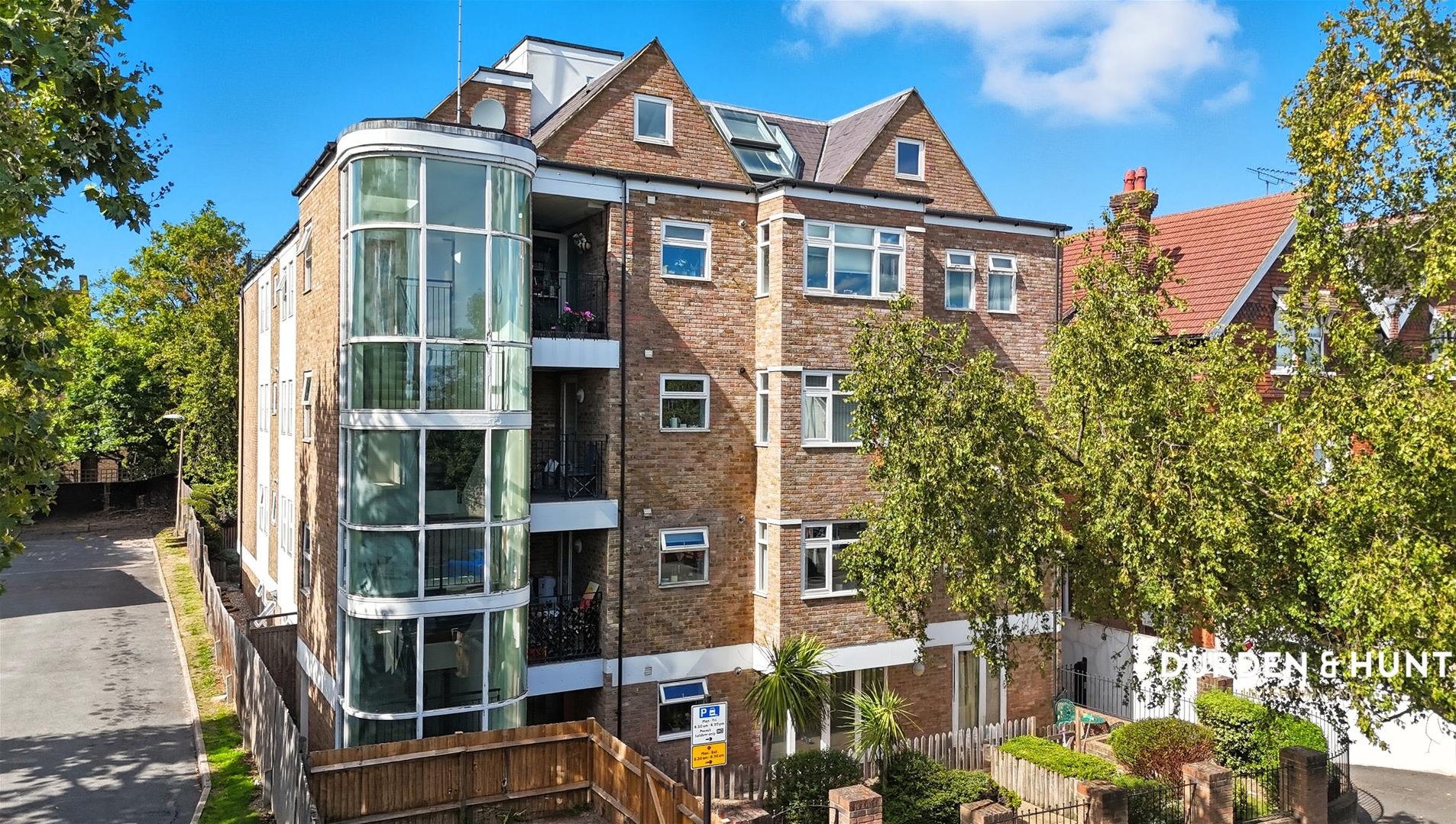 1 bedroom Penthouse For Sale
