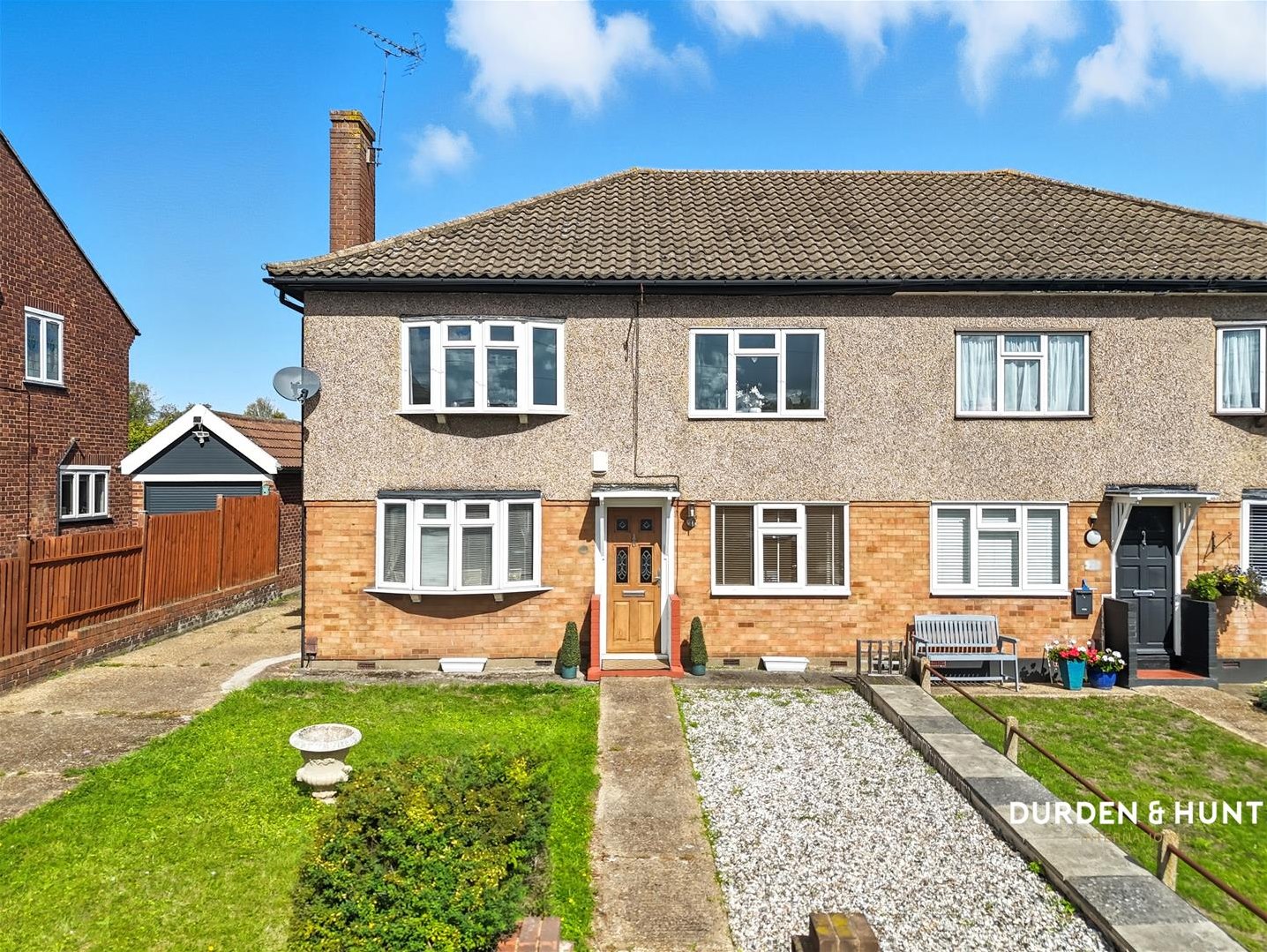 2 bedroom Maisonette For Sale