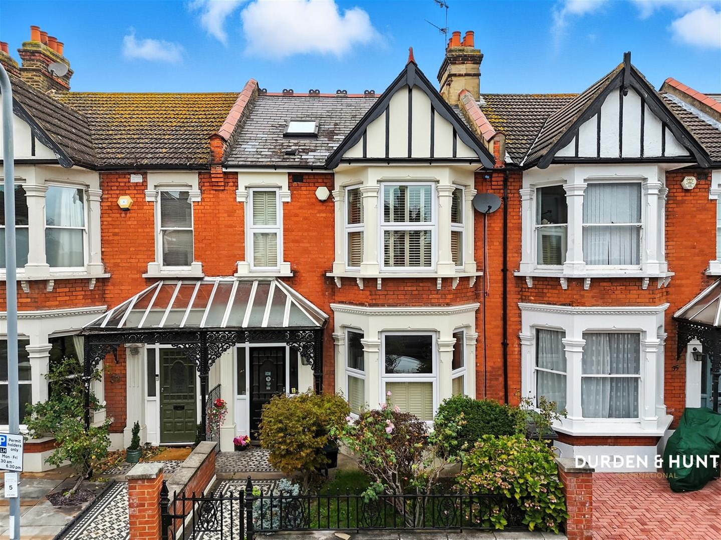 4 bedroom Flat For Sale