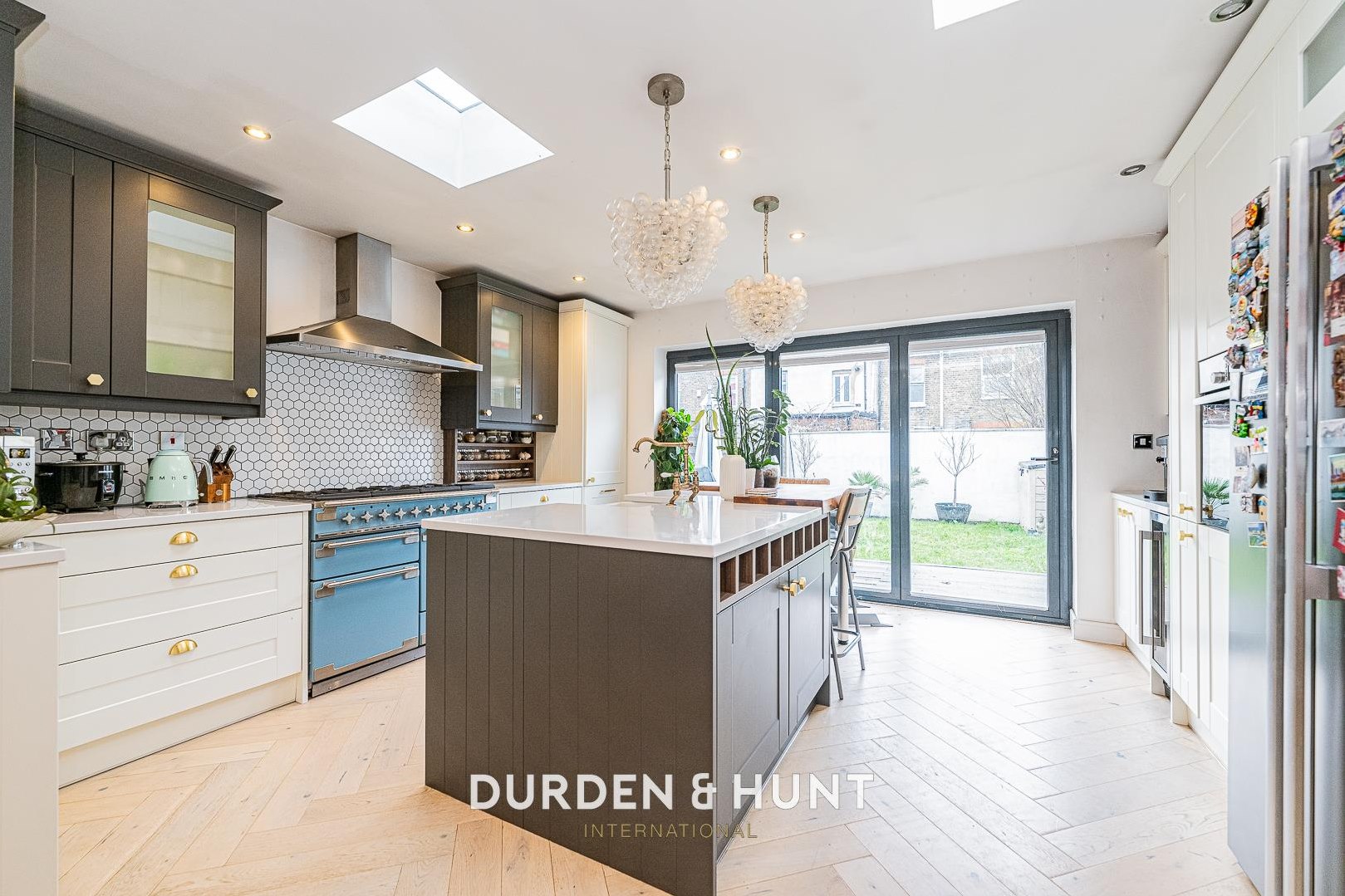 5 bedroom House (unspecified) Sold