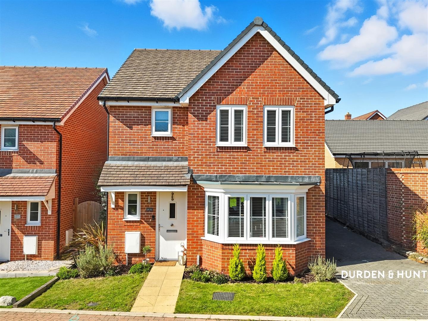 3 bedroom Detached house For Sale