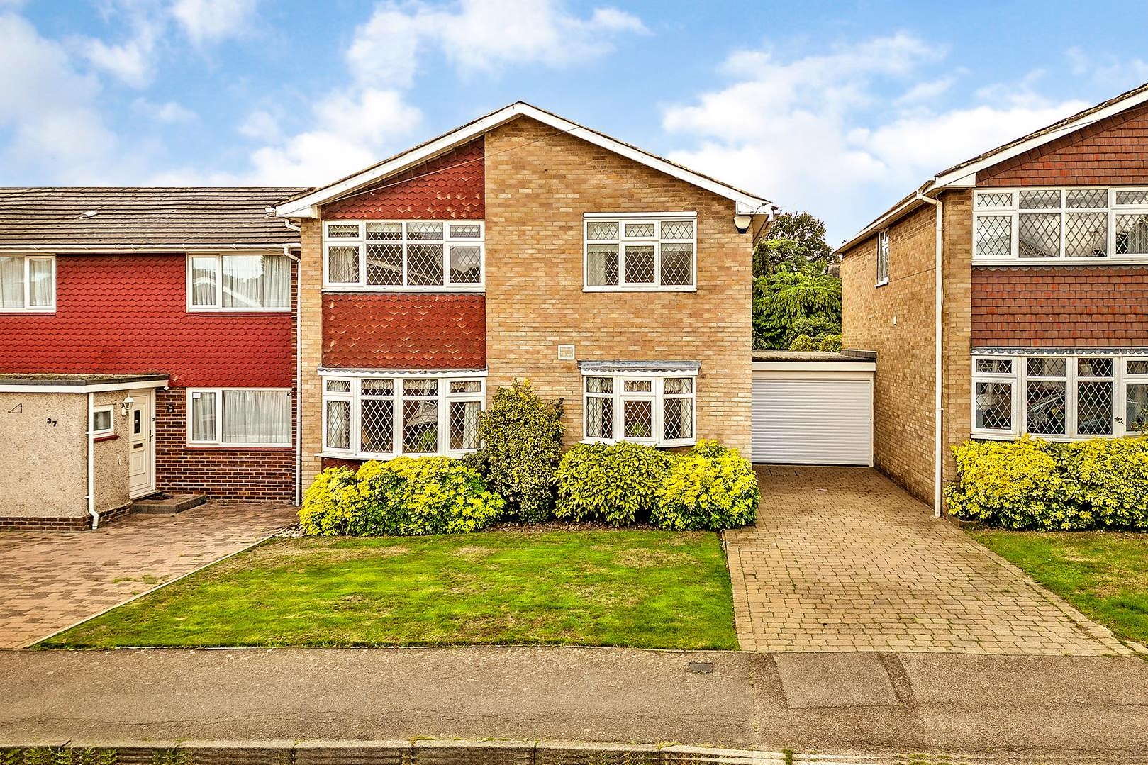 4 bedroom House (unspecified) For Sale