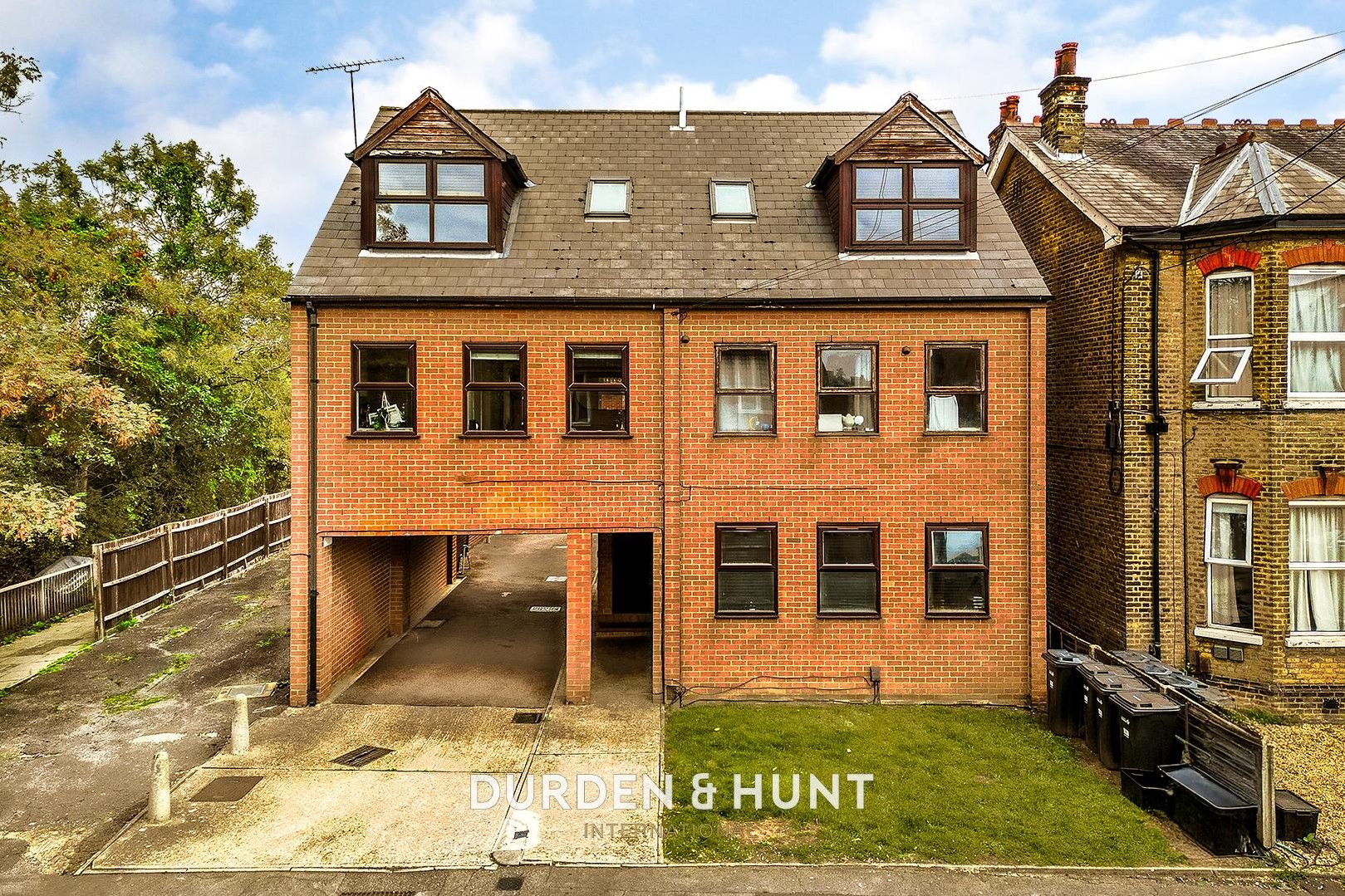 2 bedroom Apartment For Sale
