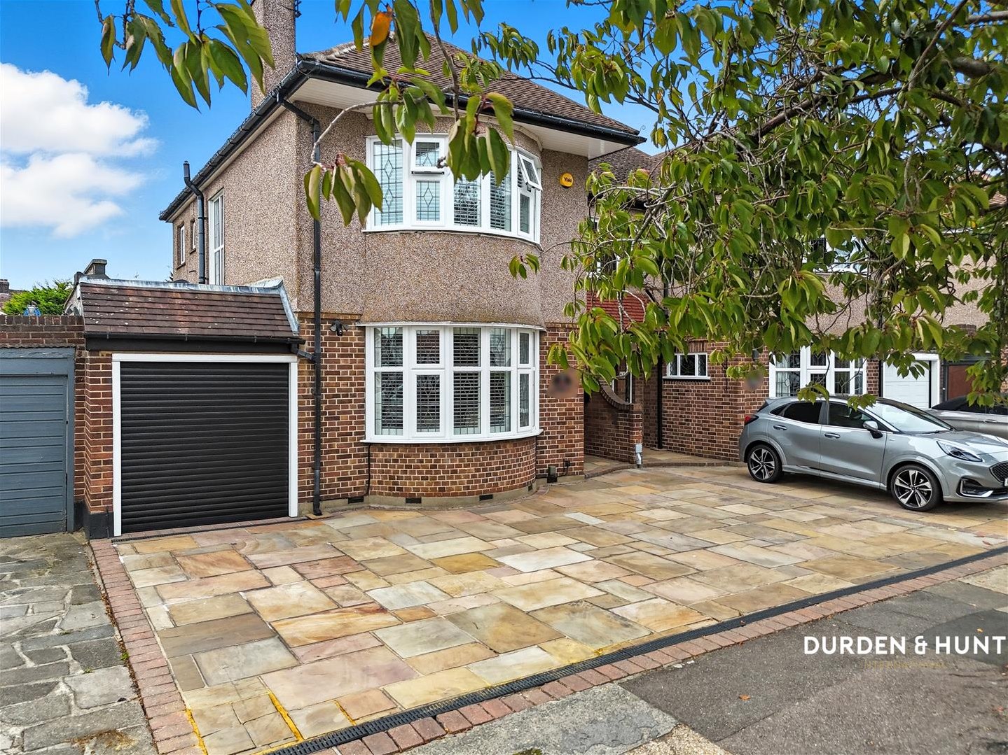 3 bedroom Studio flat Under Offer
